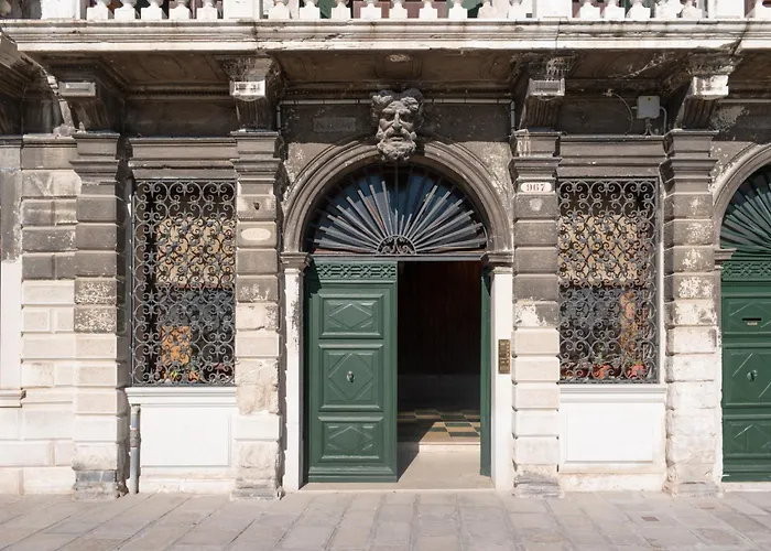 Rousseau\'S Apartment